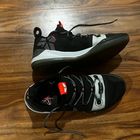Rare Nike Kobe AD Exodus Black / Red​